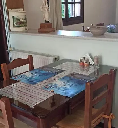 Nikos Holidays House Akrata