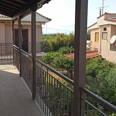 Nikos Holidays House * Akrata